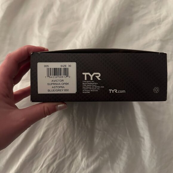 TYR Women's Avictor Open-Back Kneeskin - Picture 2 of 5